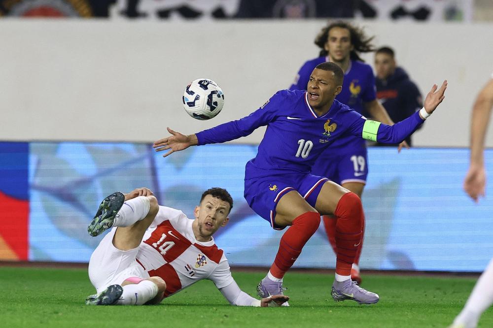 主优化词：塞维利亚客场几百强敌，表现出色